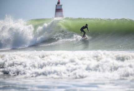 5 beaches to surf in the Algarve